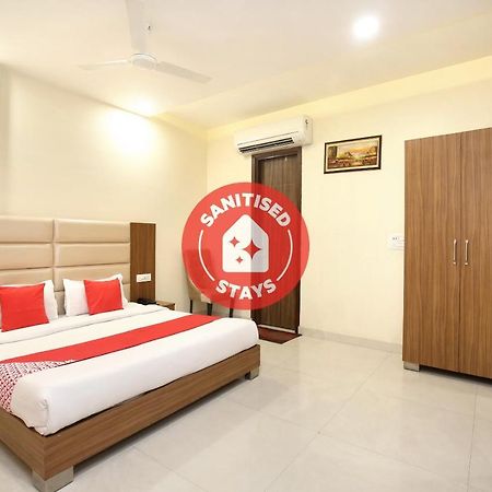 אמריצר Capital O 8510 Welcome Inn מראה חיצוני תמונה