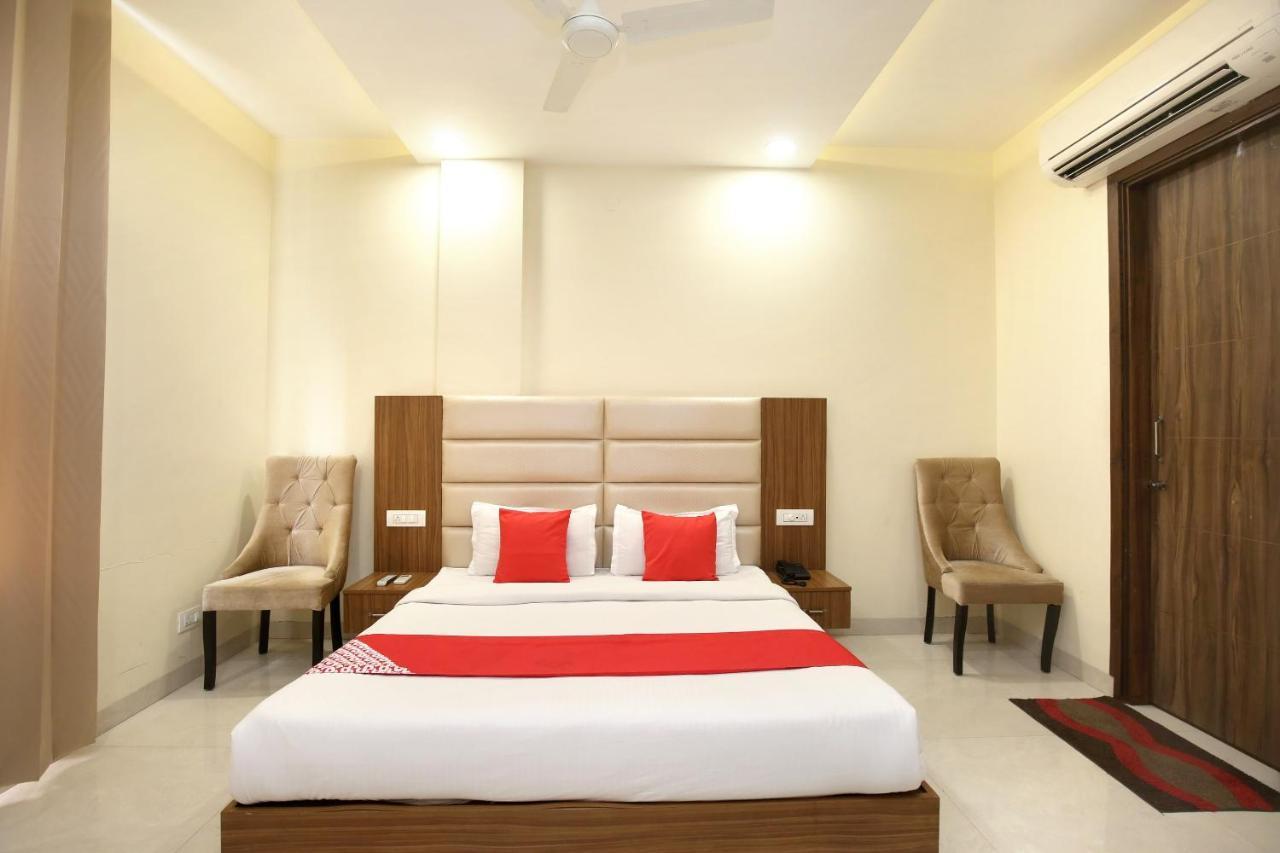 אמריצר Capital O 8510 Welcome Inn מראה חיצוני תמונה