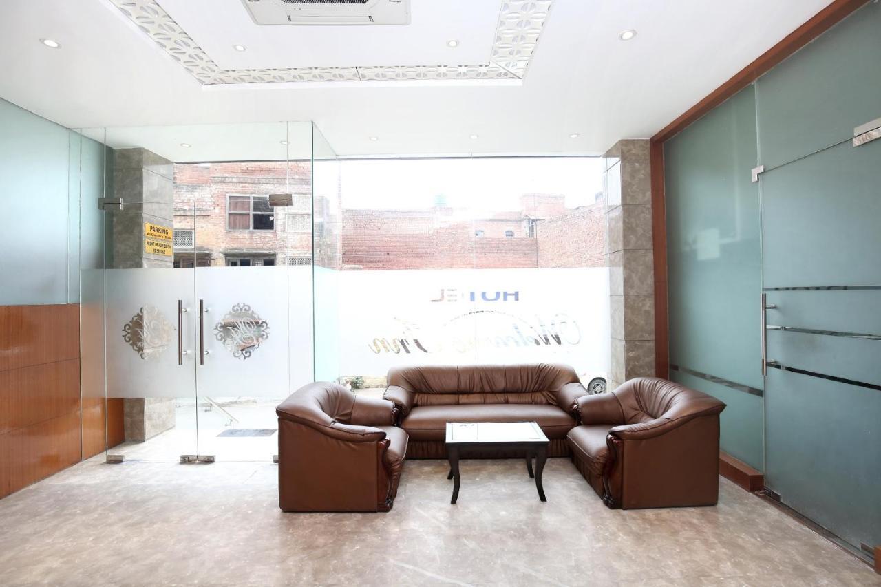 אמריצר Capital O 8510 Welcome Inn מראה חיצוני תמונה