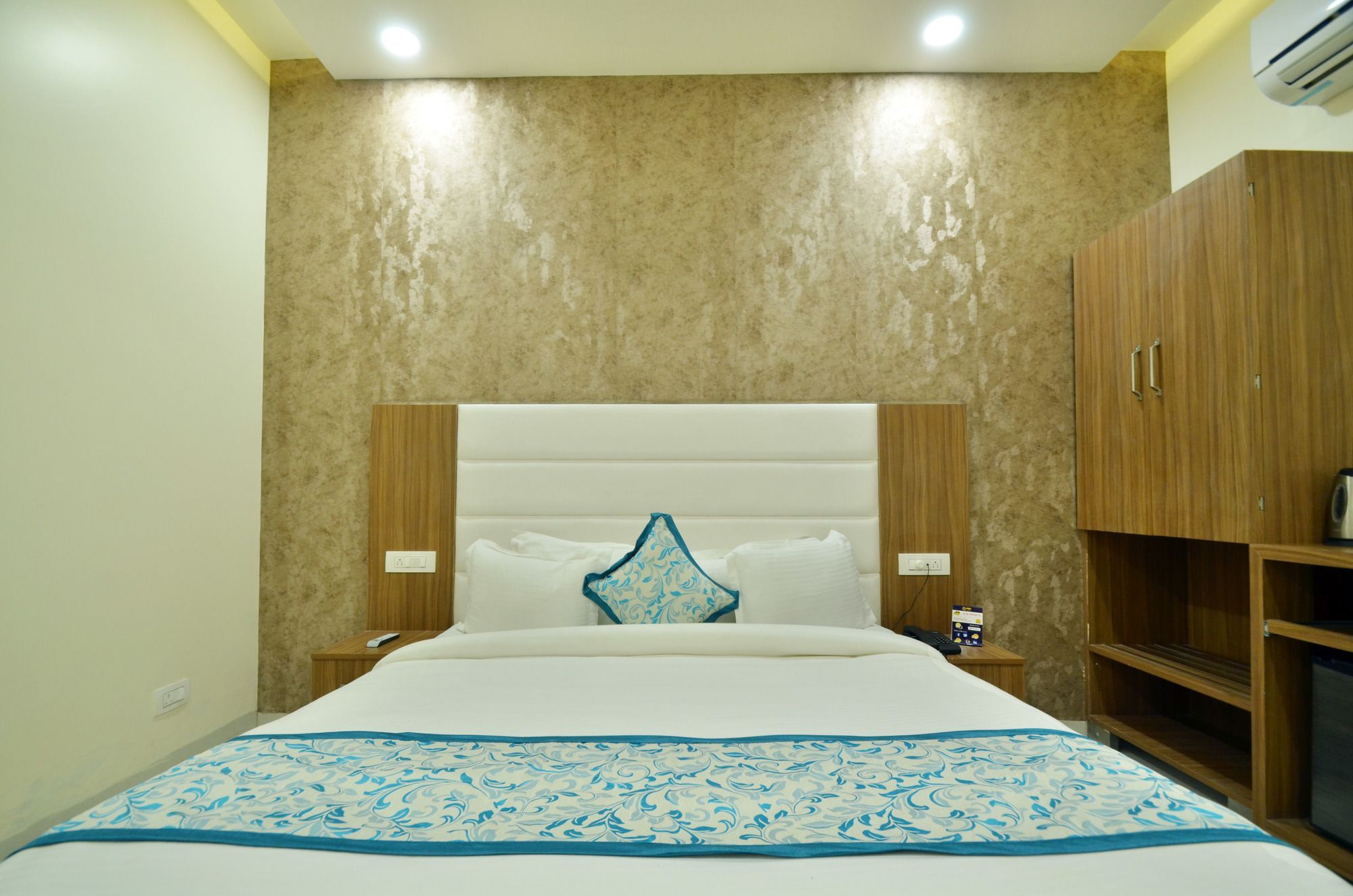 אמריצר Capital O 8510 Welcome Inn מראה חיצוני תמונה